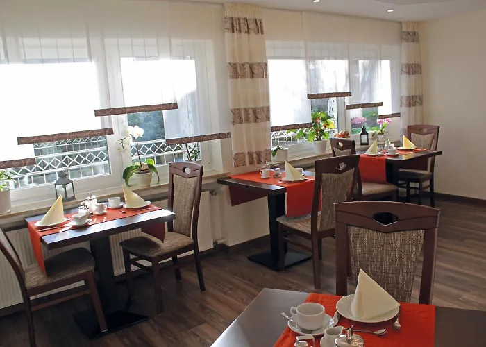 Haus Waldfrieden, Meinecardplus Inklusive بيت ضيافة 3*